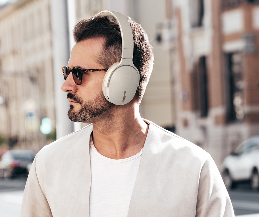 FINGERS Rock n Roll H6 Wireless Headset Looks Sleek and Stylish